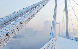 桥梁缆索覆冰雪